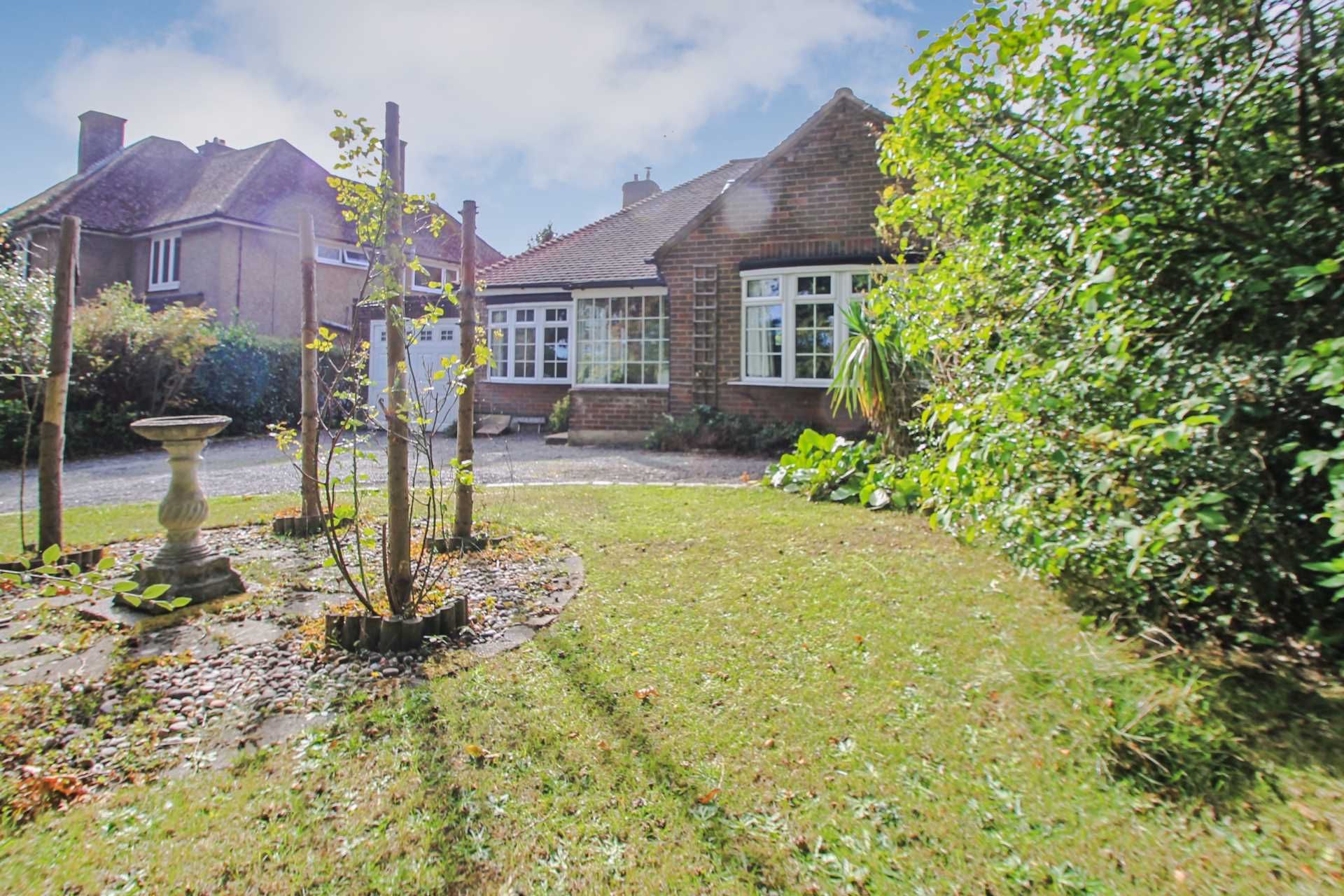 3 bedroom bungalow for sale, Chesham Road, Tring, HP23 6HH