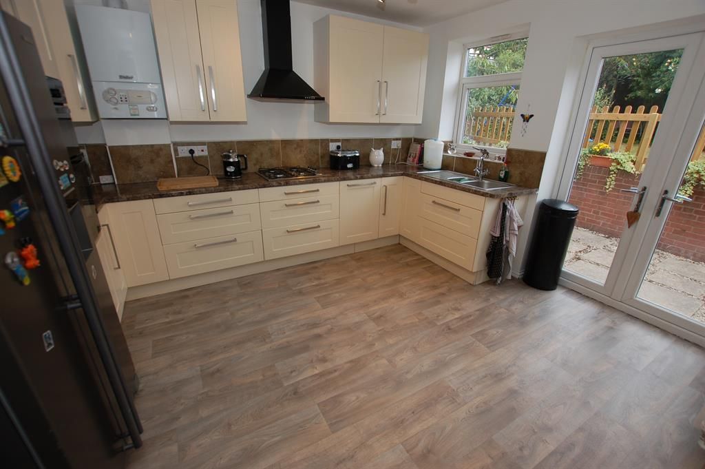 3 bedroom end of terrace house for sale, Vale Street, Stourbridge, DY8 4ET