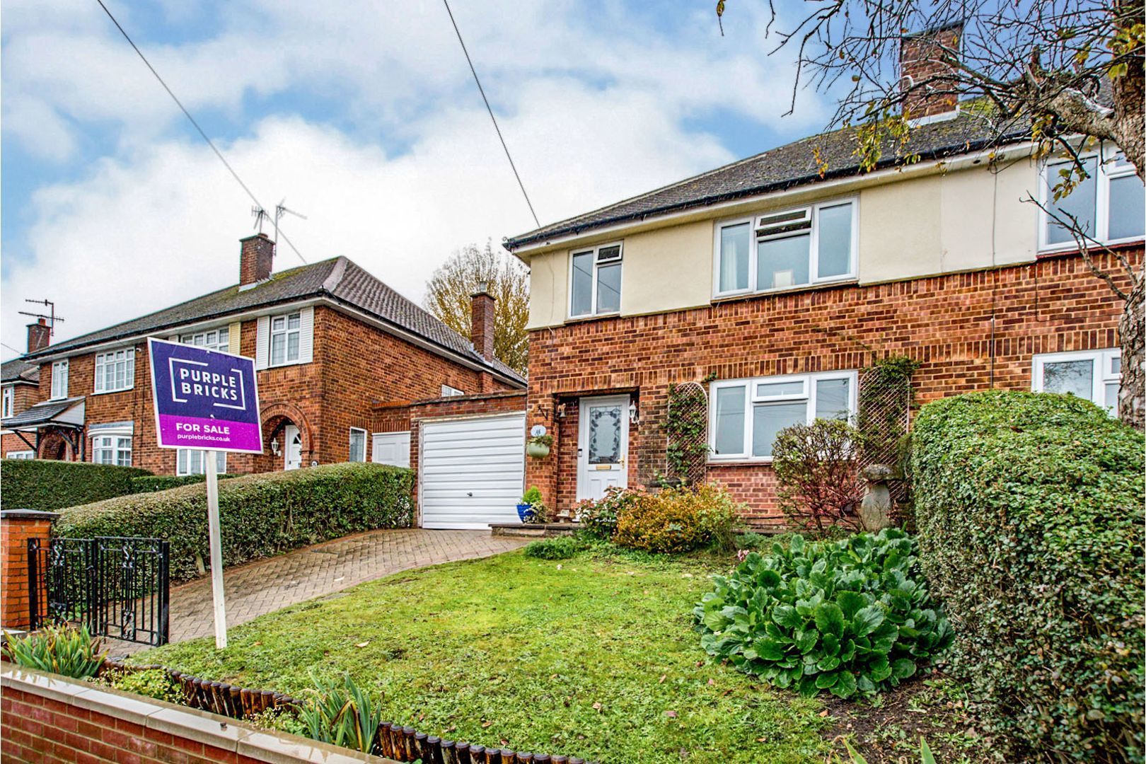 3 bedroom semidetached house for sale, Mead Way, Bushey, WD23 2DP