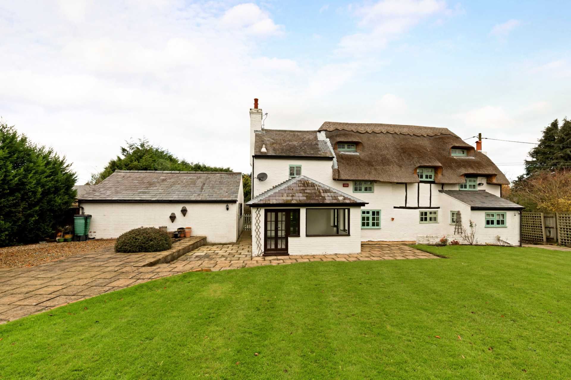 5 bedroom detached house to rent, Pegg House, Peggs Lane, Buckland