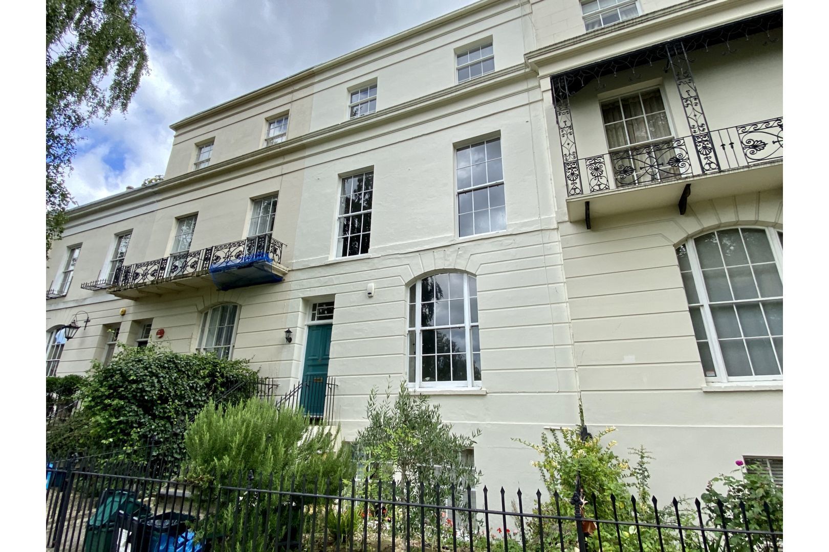Studio flat for sale, Clarence Square, Cheltenham, GL50 4JP