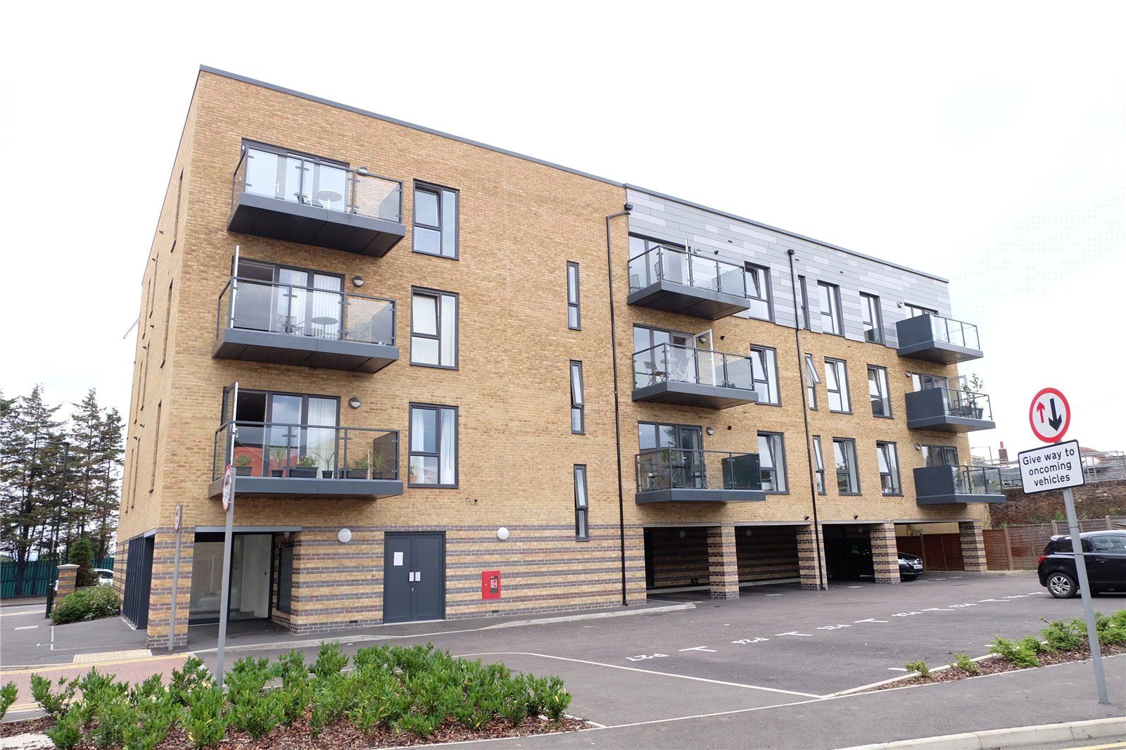 2 Bedroom Flat To Rent Florin Court Sterling Road