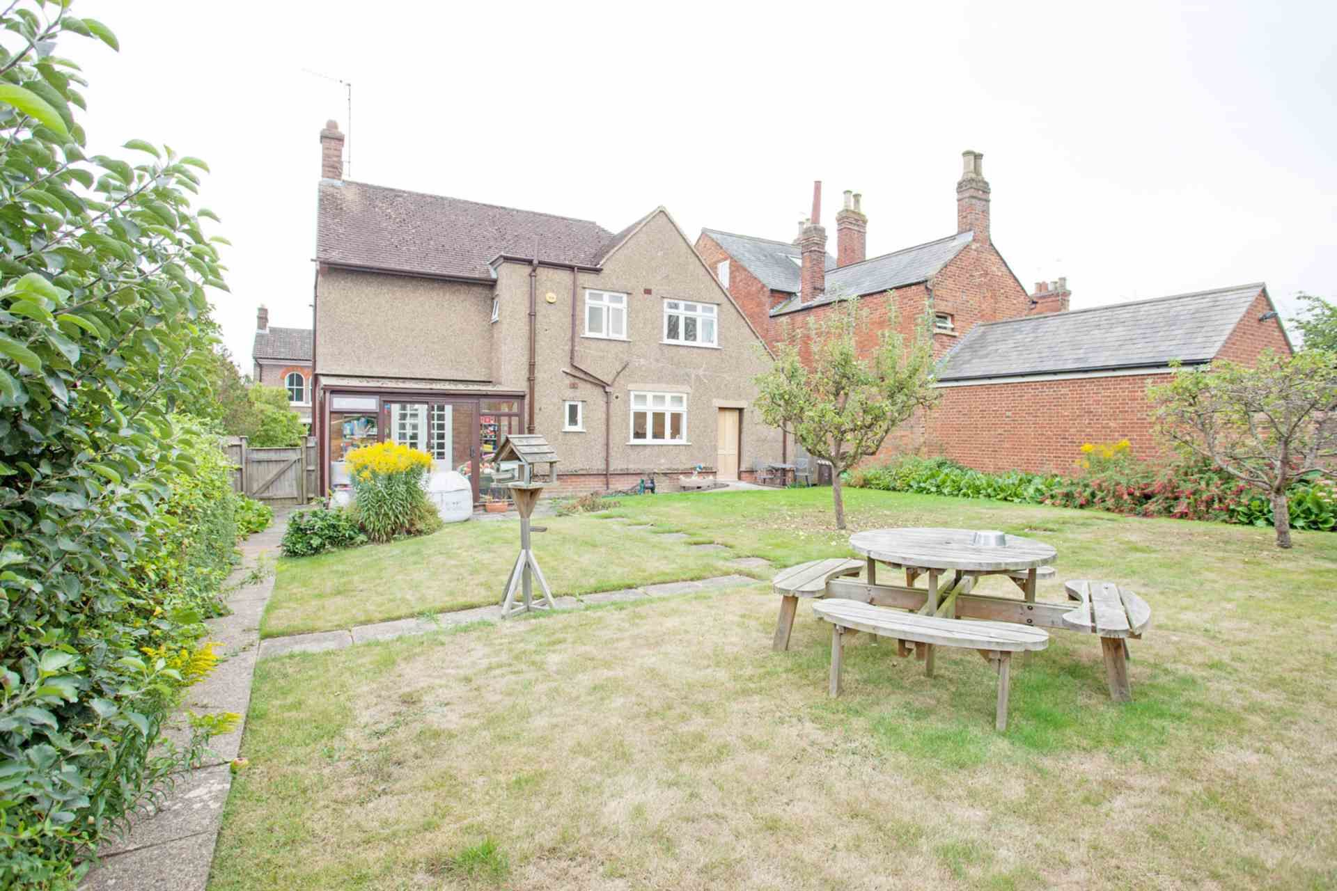 3 bedroom detached house for sale, Wing Road, Leighton Buzzard, LU7 2NN