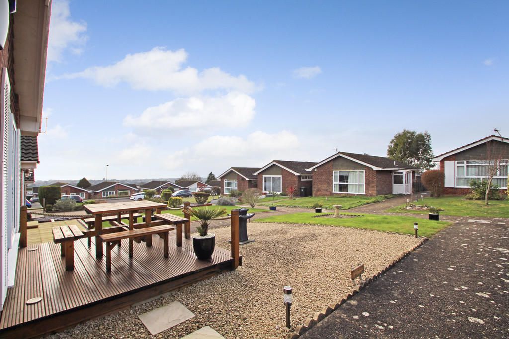 2 bedroom detached bungalow to rent, Slonk Hill Road, ShorehambySea