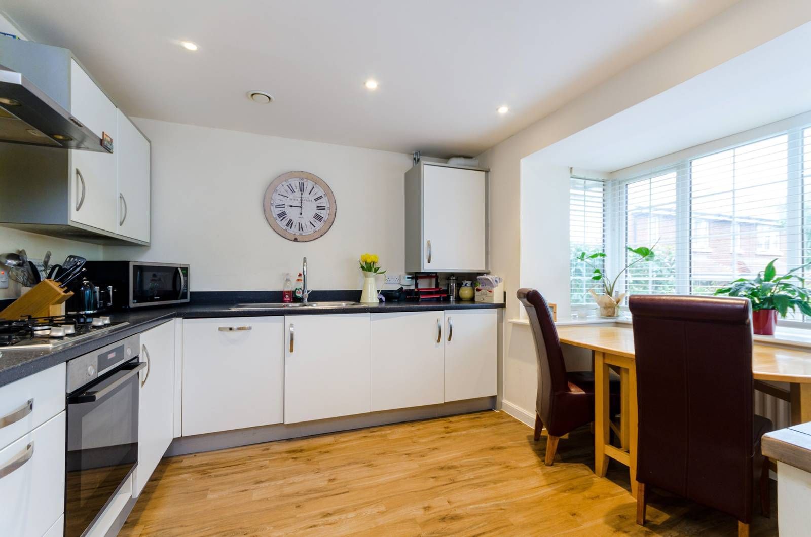 4 bedroom semidetached house for sale, Metcalfe Avenue, Carshalton
