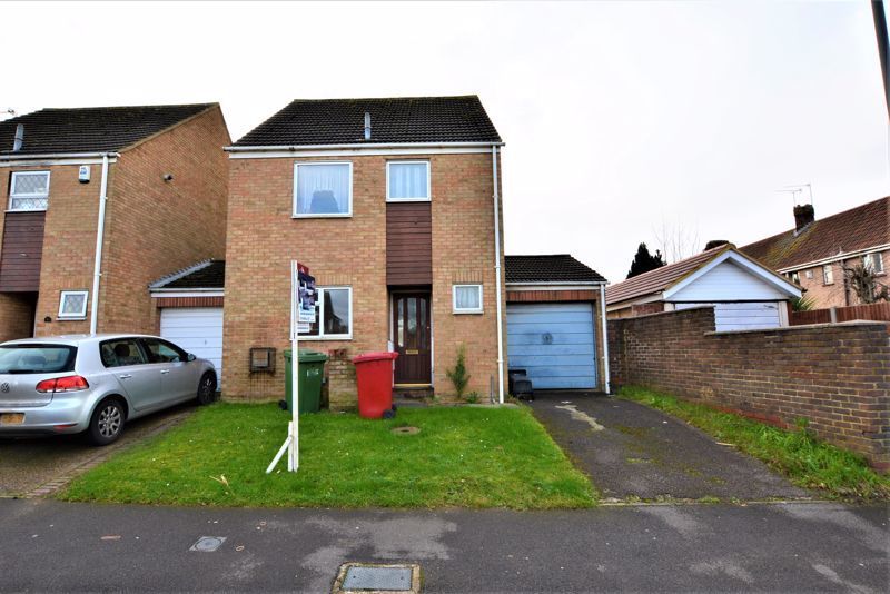 3 bedroom detached house for sale, Rochfords Gardens, Slough, SL2 5XJ