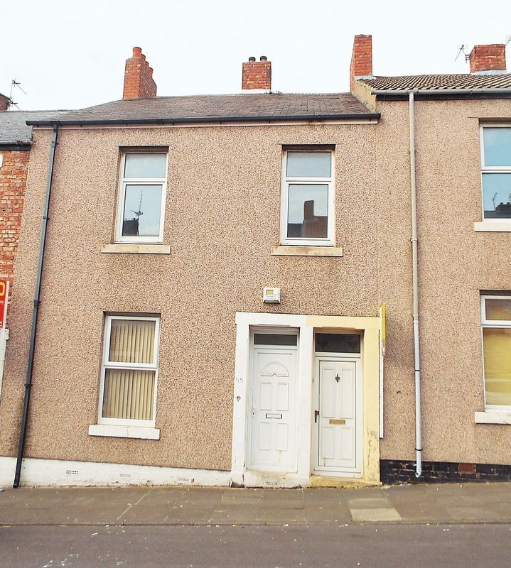 3 bedroom flat to rent, Vicarage Street, North Shields NE, Meadow Well