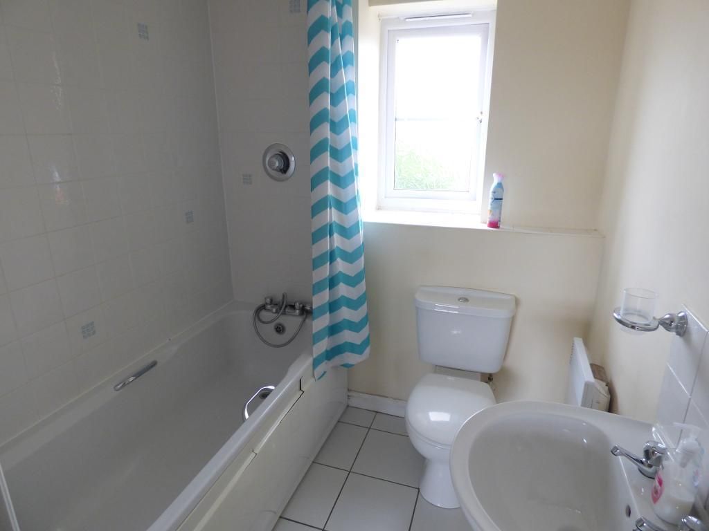 2 bedroom flat for sale, Crowe Road, Bedford, MK40 4FQ