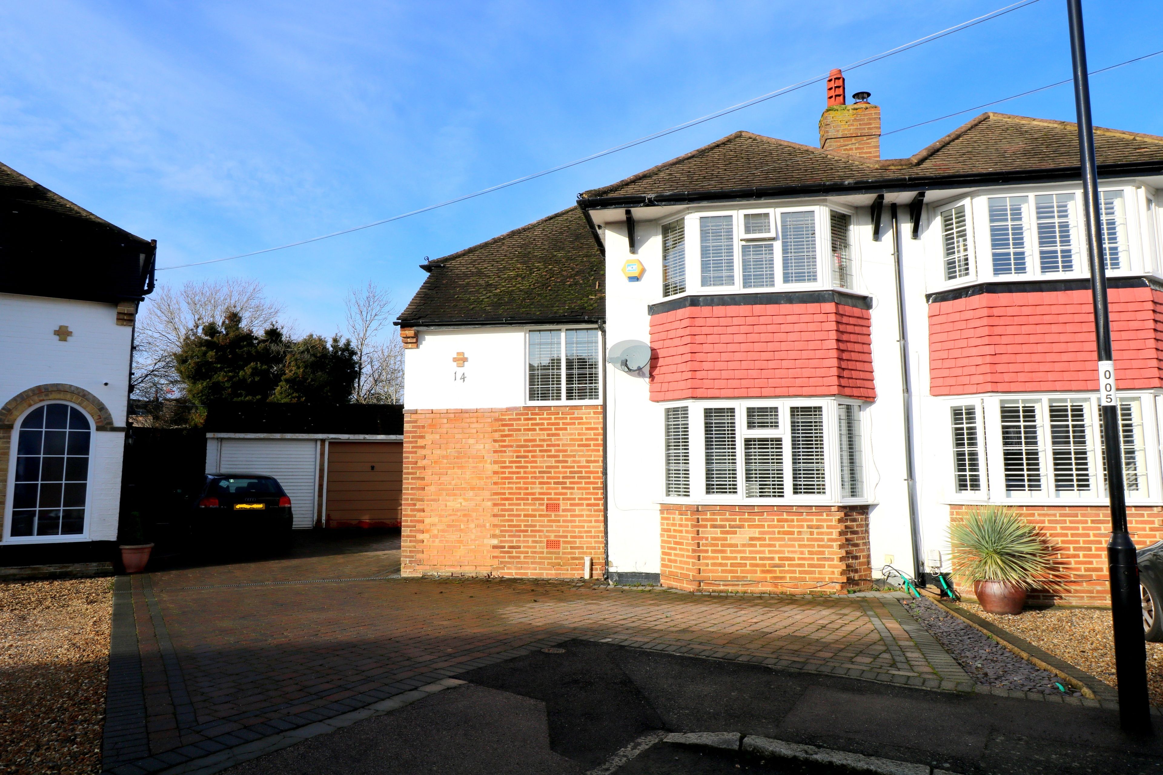 3 bedroom semidetached house for sale, Audley Drive, Warlingham CR