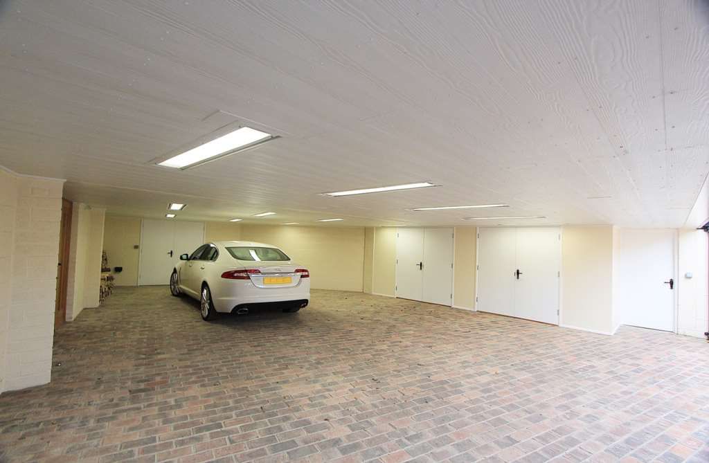 4 bedroom detached house for sale, The Courtyard, Dark Lane, Maidenhatch, Pangbourne, Reading