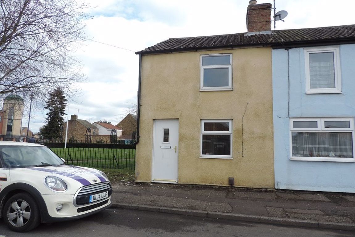 2 bedroom terraced house to rent, Victoria Street, Peterborough, PE1 3BJ