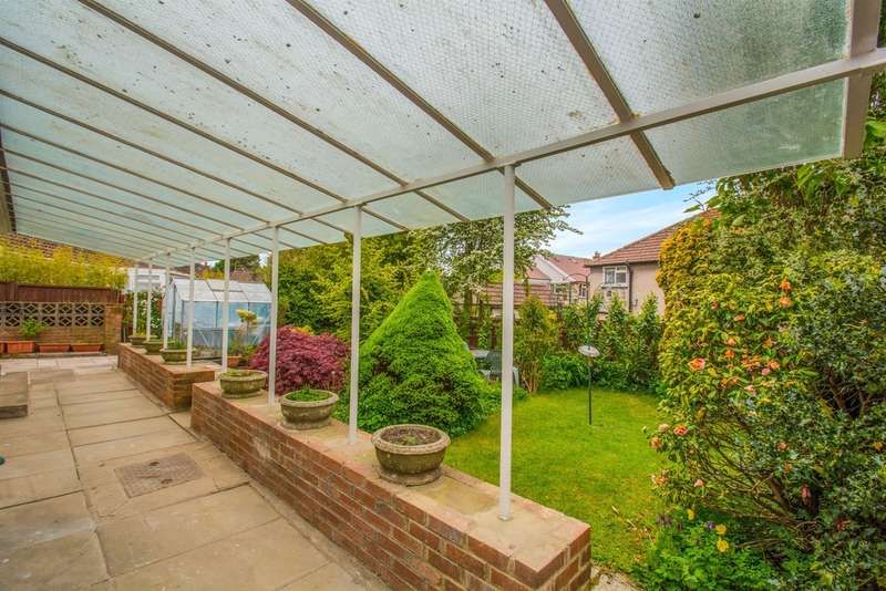 2 bedroom detached bungalow for sale, Longmeadow Drive, Dinas Powys