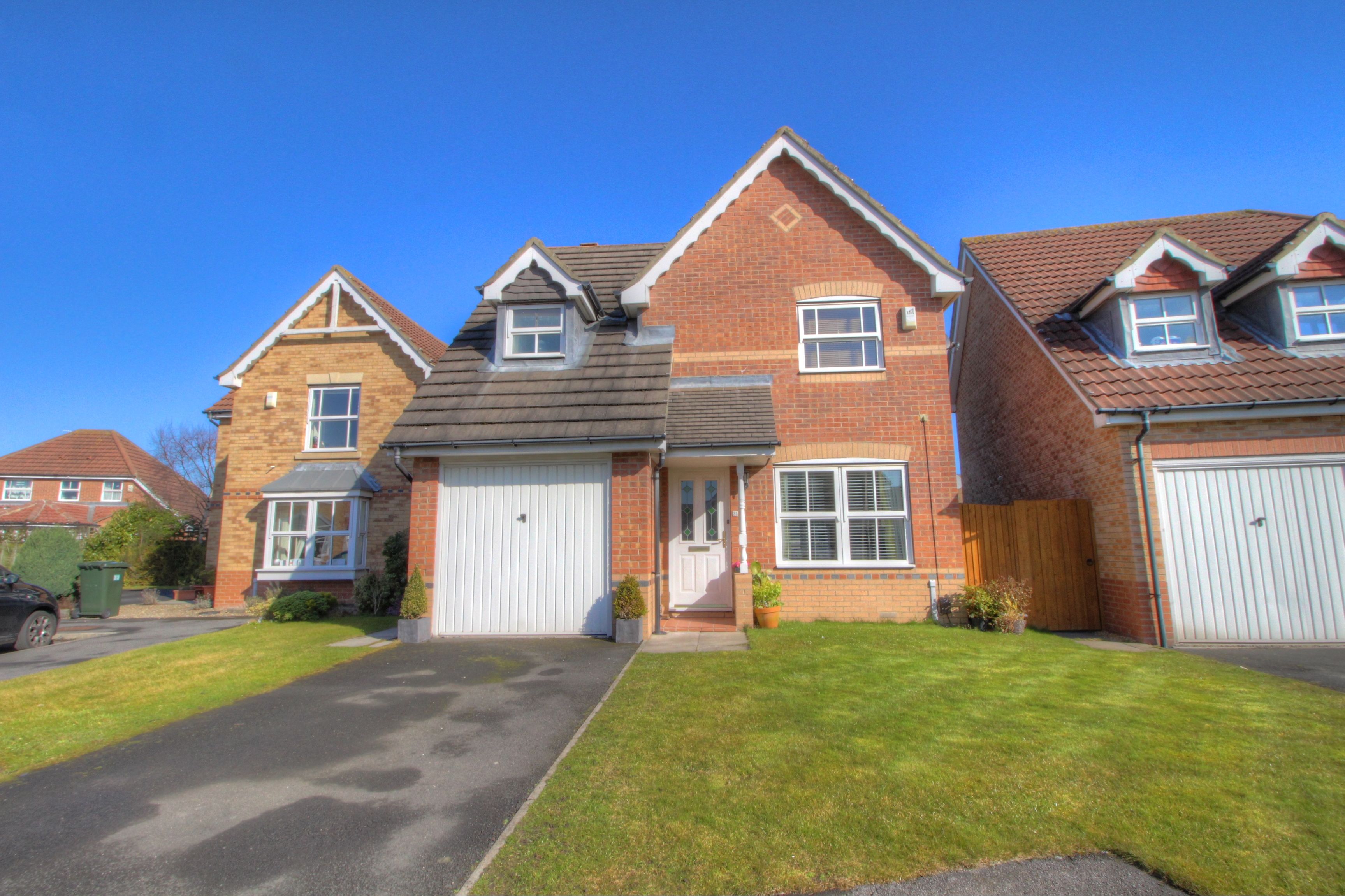 3 bedroom detached house for sale, Alexandra Gardens, North Shields NE