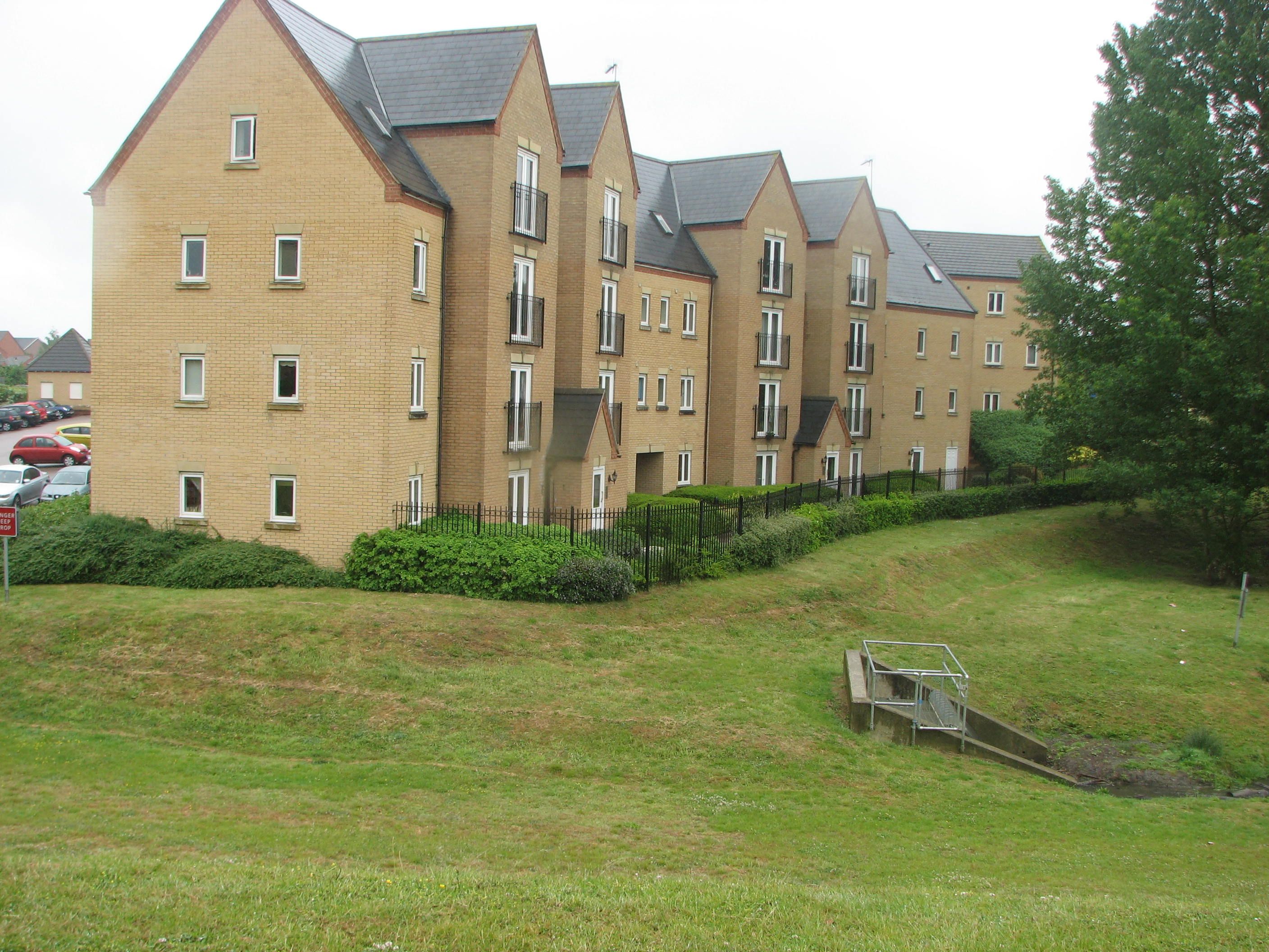 2 bedroom flat to rent, Brook View, Grange Park, Northampton NN, NN4 5DS