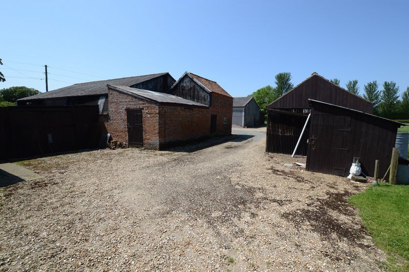 3 Bedroom Detached House For Sale Jessamine House Farm - 