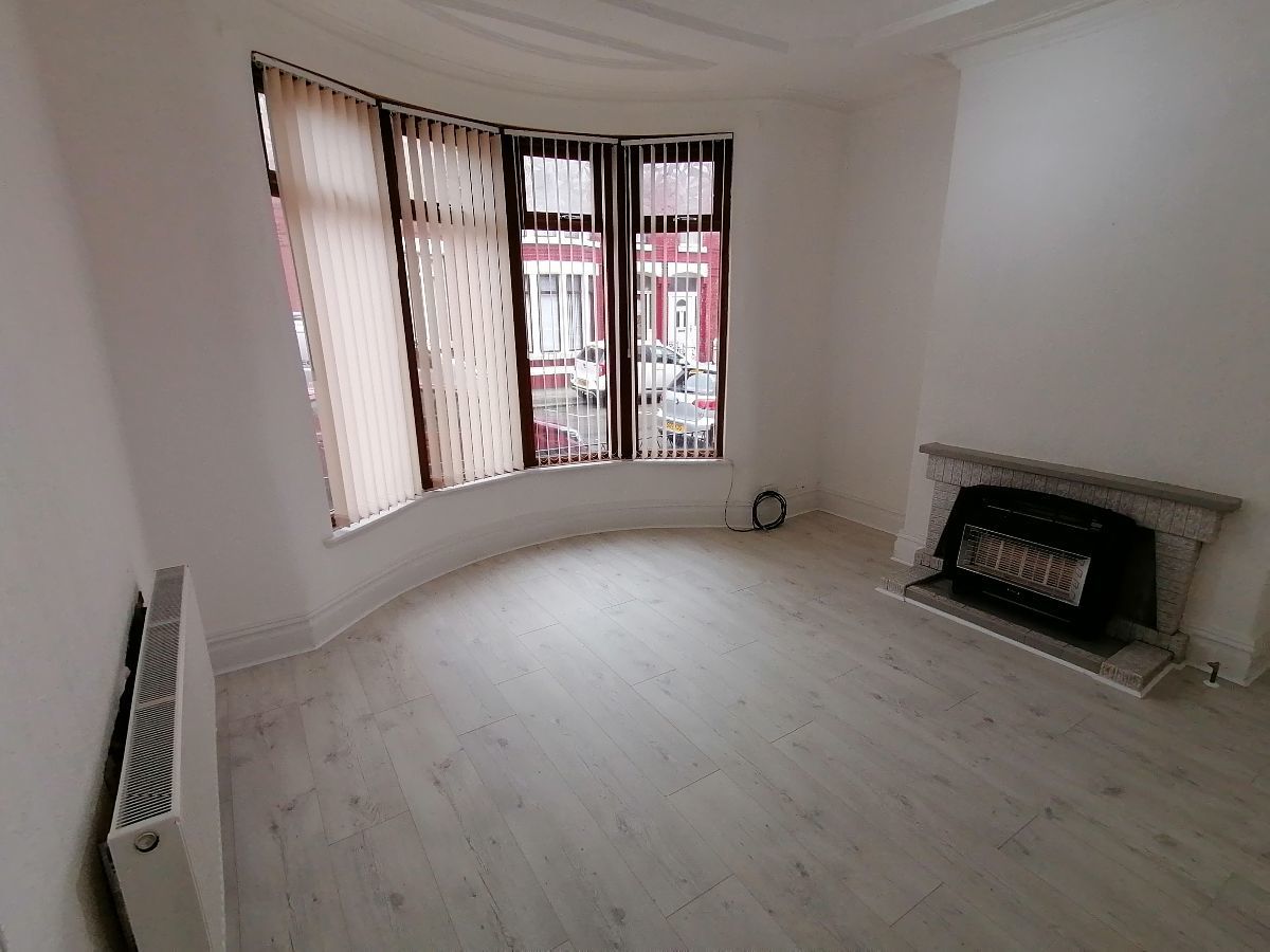 3 bedroom terraced house to rent, Pemberton Road, Liverpool, L13 3EG