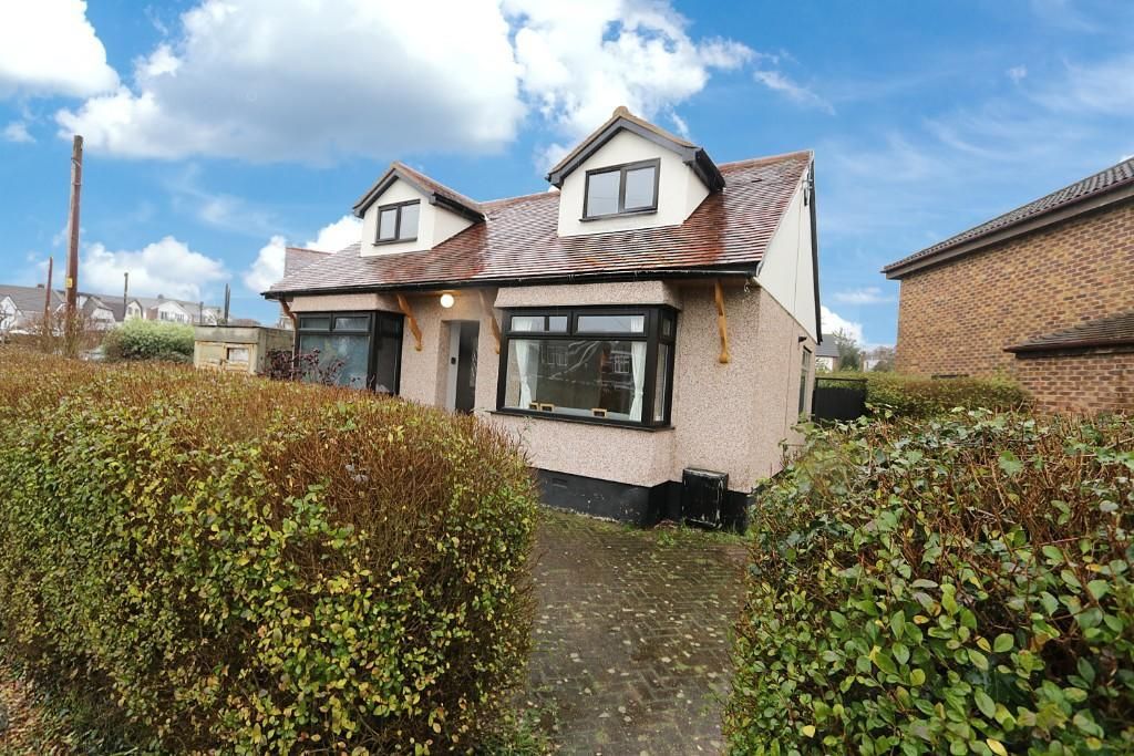 4 bedroom detached house for sale, **FOUR DOUBLE BEDROOMS** Thundersley Church Road, Benfleet