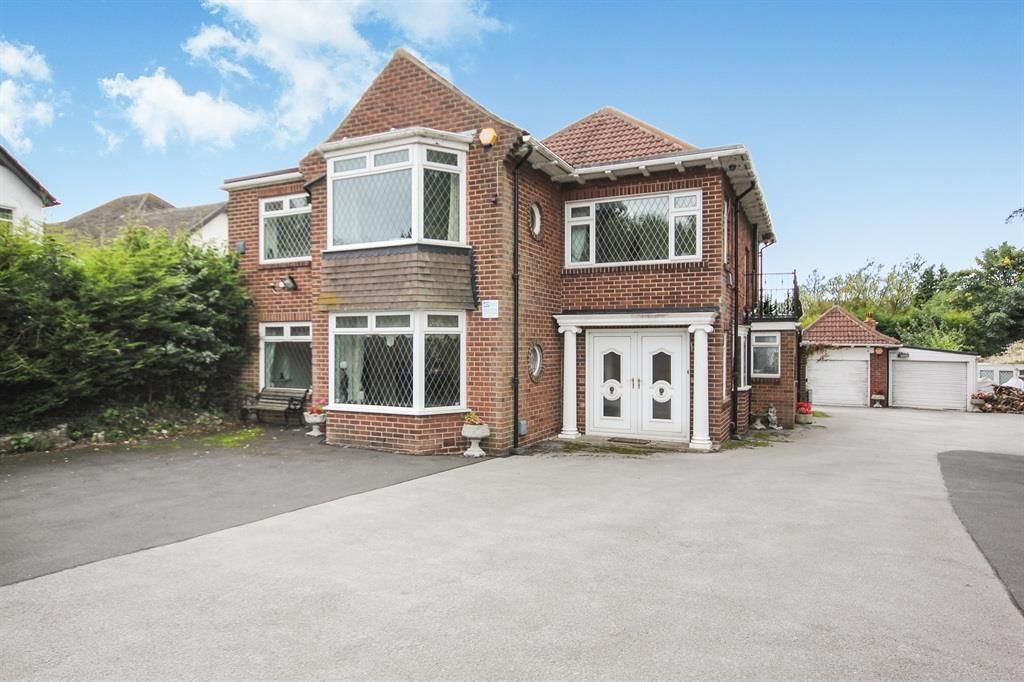 4 bedroom detached house for sale, Villa Picano, Harrogate Road, Leeds, LS17 7DY