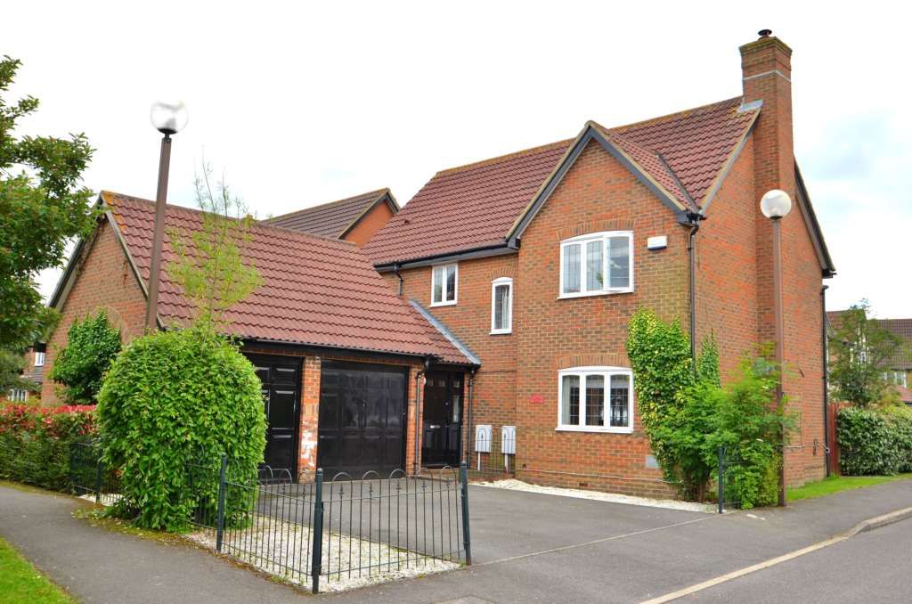 4 bedroom detached house for sale, Cranwell Close, Milton Keynes, MK5 7BU