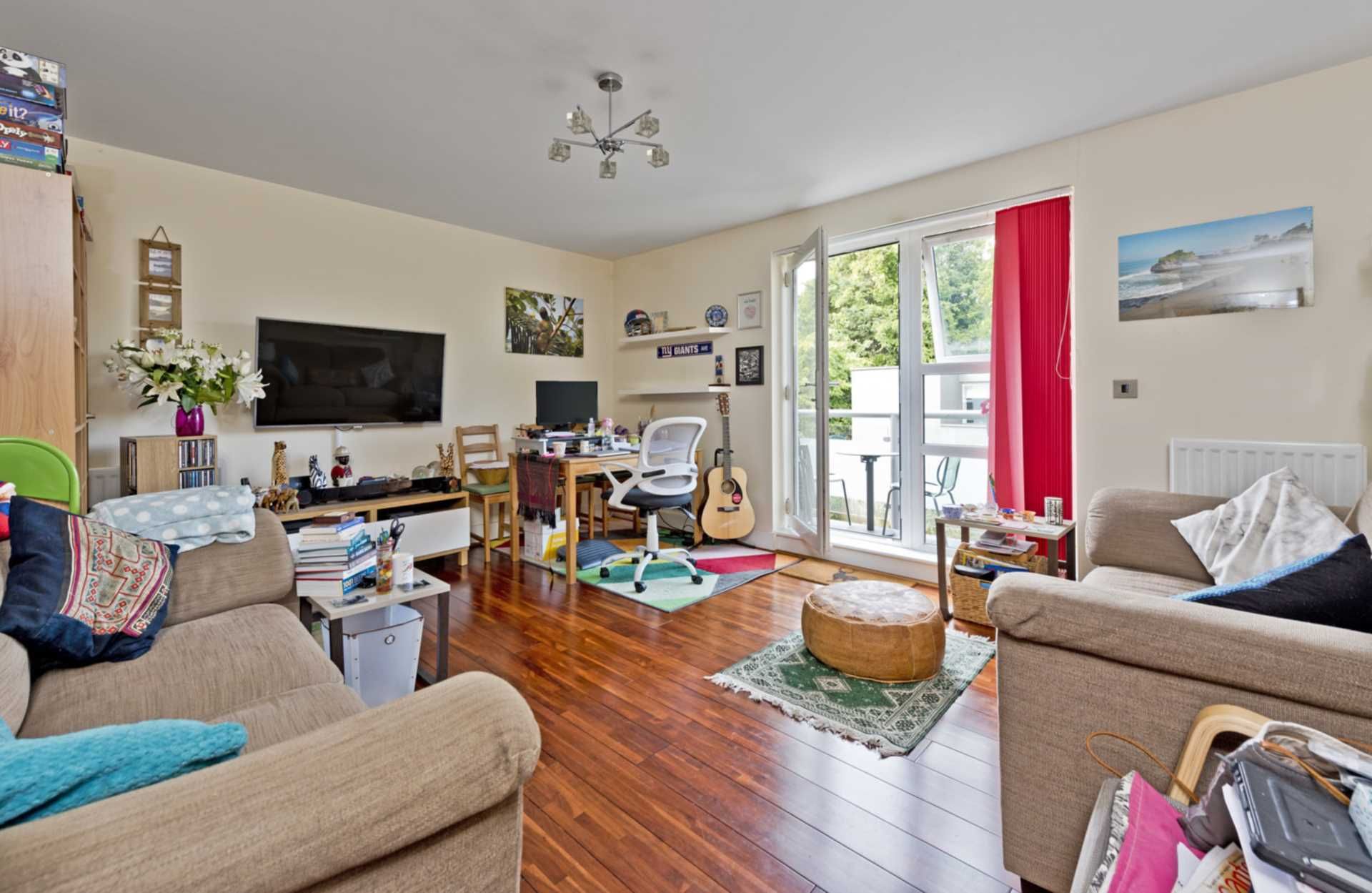 2 bedroom apartment to rent, Embercourt Road, Thames Ditton, KT7 0LG