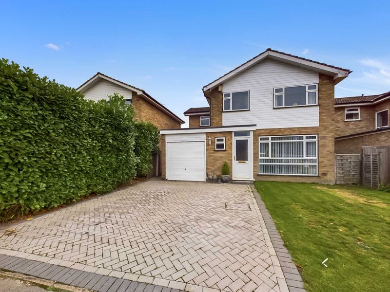 Princes Risborough - Dovecote Close, Monks Risborough