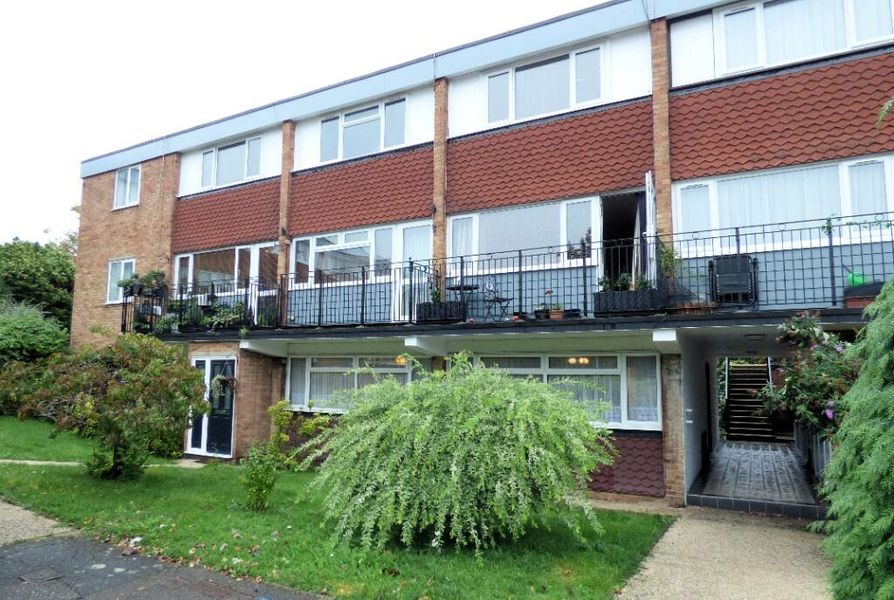 Upminster - Briarleas Gardens, Upminster