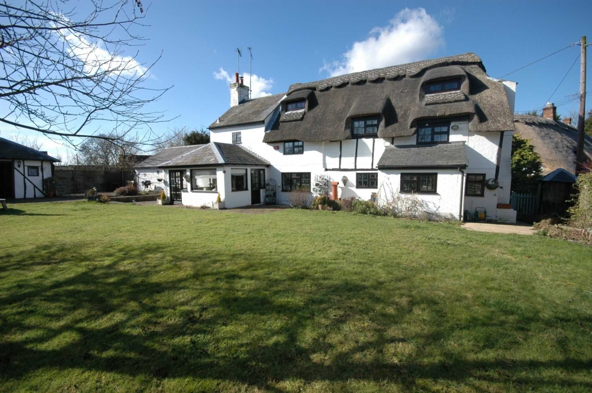 5 bedroom detached house to rent, Pegg House, Peggs Lane, Buckland