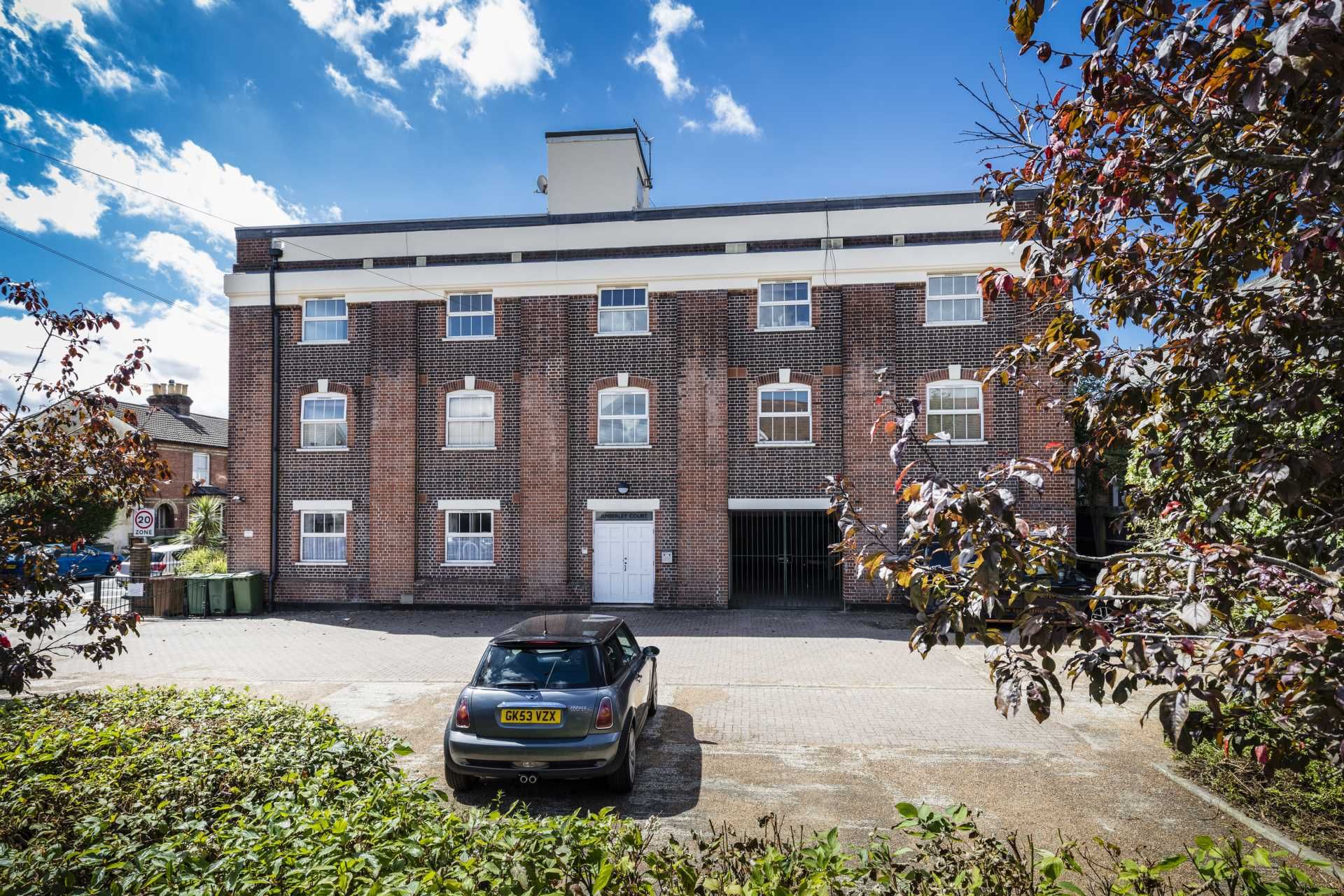 2 bedroom flat to rent, Colebrook Road, Tunbridge Wells TN, High Brooms