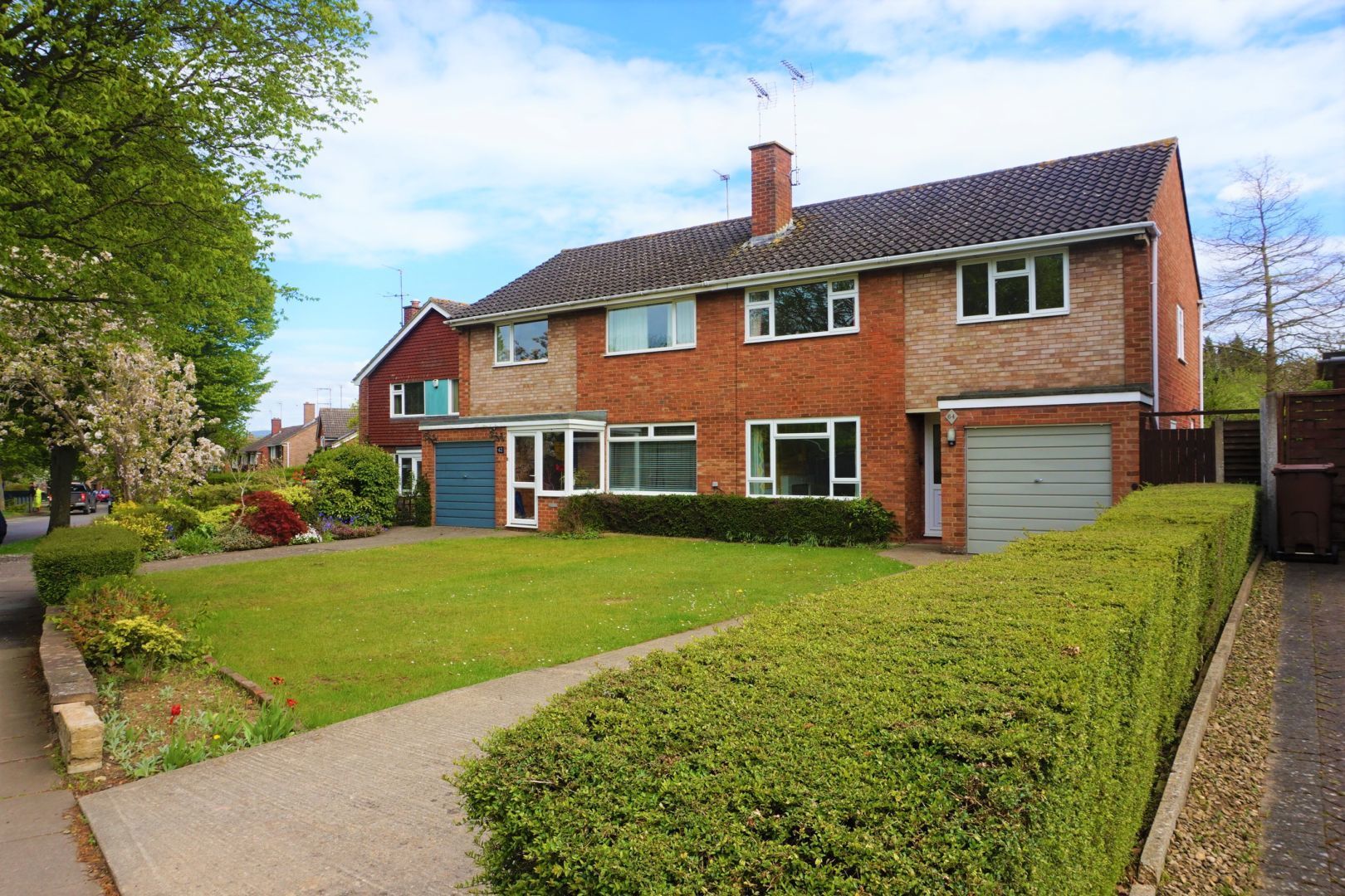 3 bedroom semidetached house to rent, Robert Burns Avenue, Cheltenham