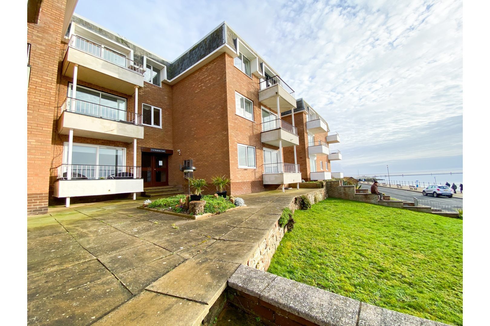 3 bedroom flat for sale, South Parade, West Kirby, Wirral CH, CH48 0RR