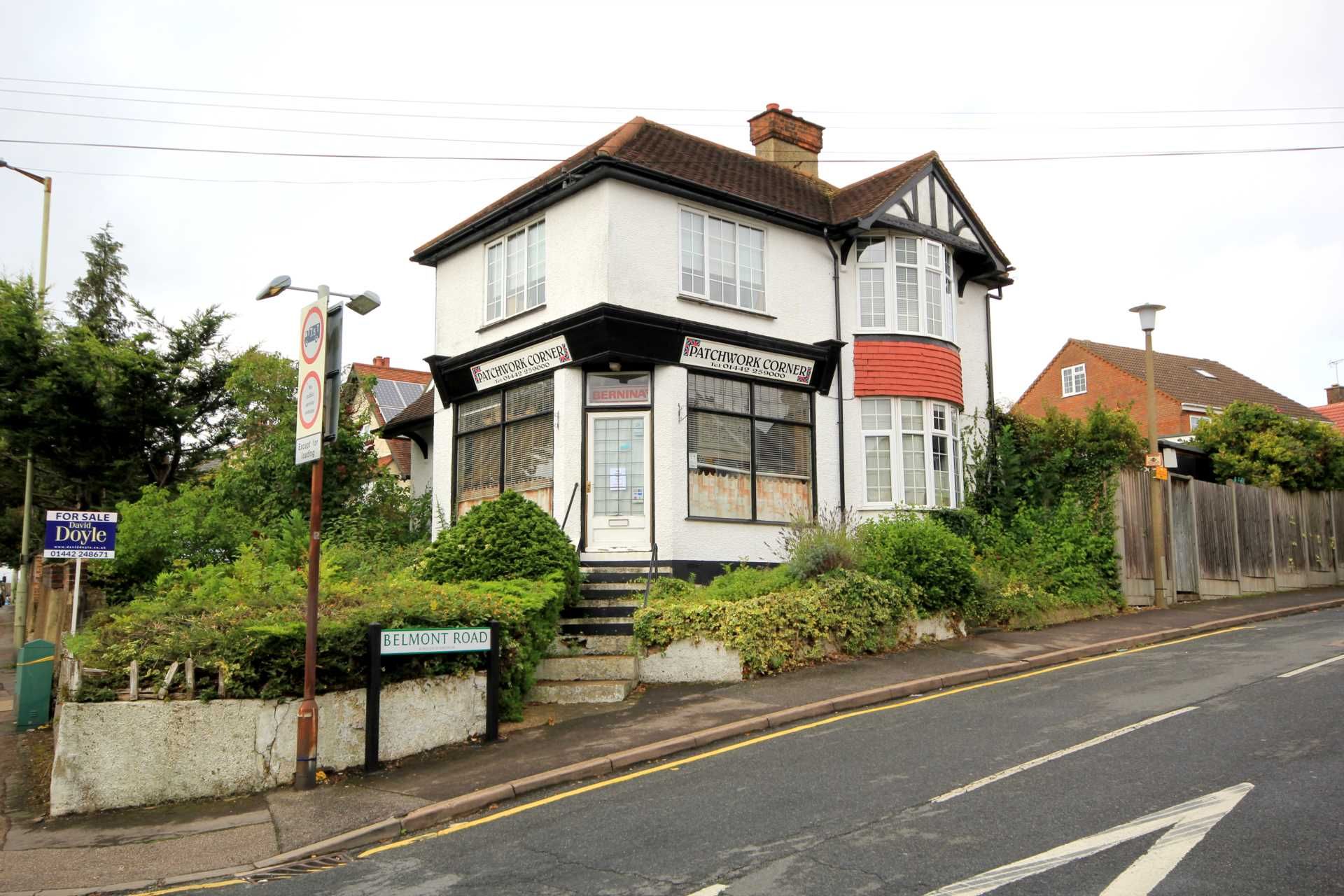 3 bedroom detached house for sale, Patchwork Corner, Belswains Lane