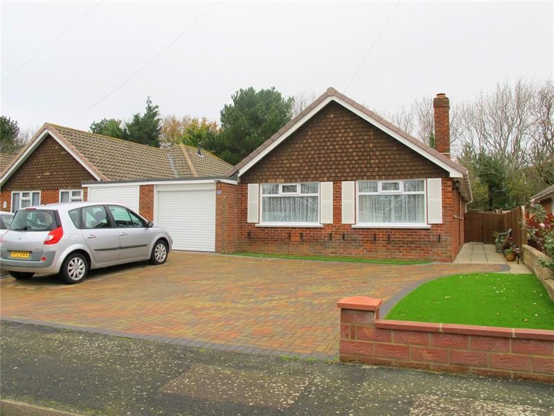 3 bedroom bungalow for sale, Warwick Close, Leeonthesolent, PO13 9AZ