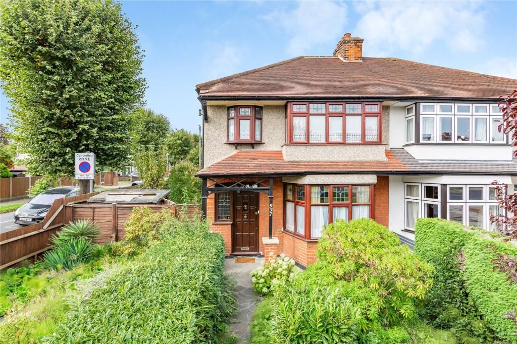3 bedroom semidetached house for sale, Upper Brentwood Road, Romford