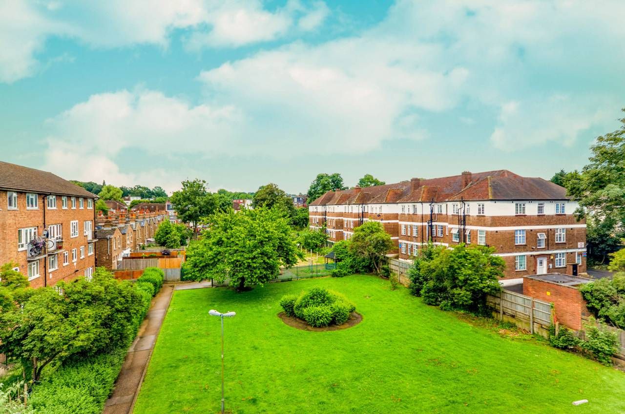 1 bedroom flat to rent, Astley House, Bentons Lane, West Norwood, SE27 9TL