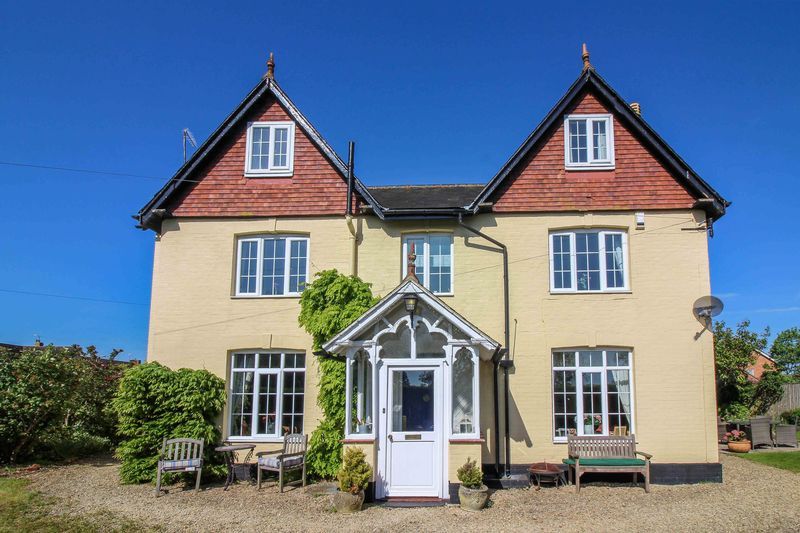 5 bedroom house for sale, The Hunt Close, Semington, Trowbridge BA