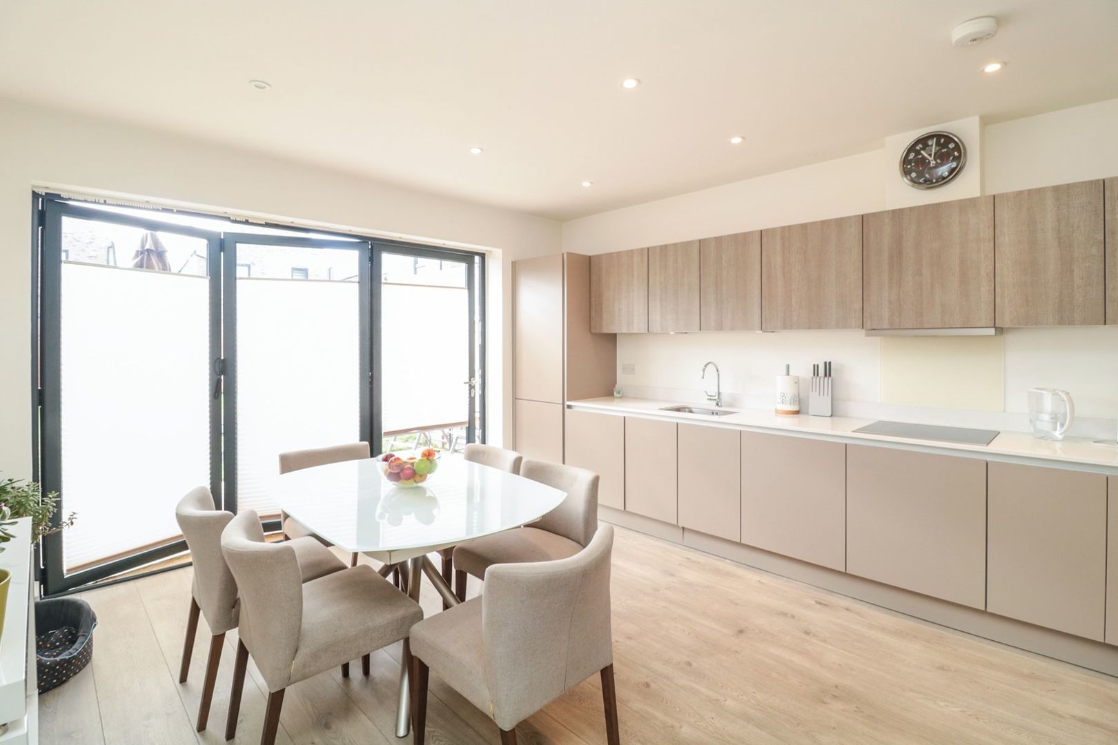 4 bedroom semidetached house for sale, Markwick Avenue, Cheshunt