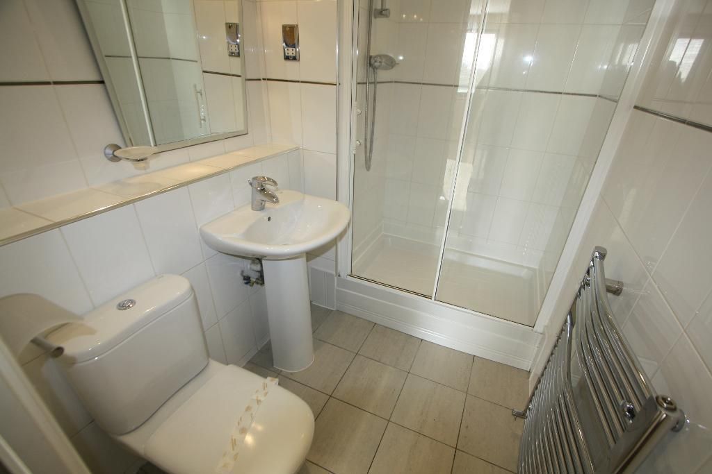 2 bedroom flat to rent, Tideslea Path, Thamesmead, London, SE28 0NH