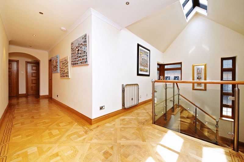 7 bedroom detached house for sale, The Warren, Radlett, WD7 7DX