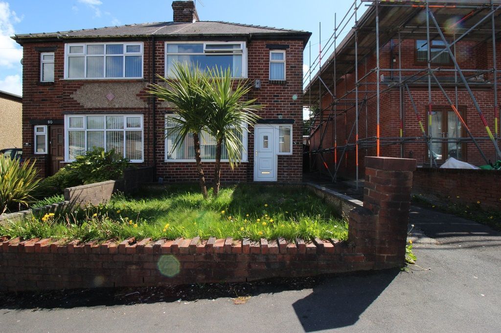 2 bedroom semidetached house to rent, St James's Road, Blackburn, BB1 8ET