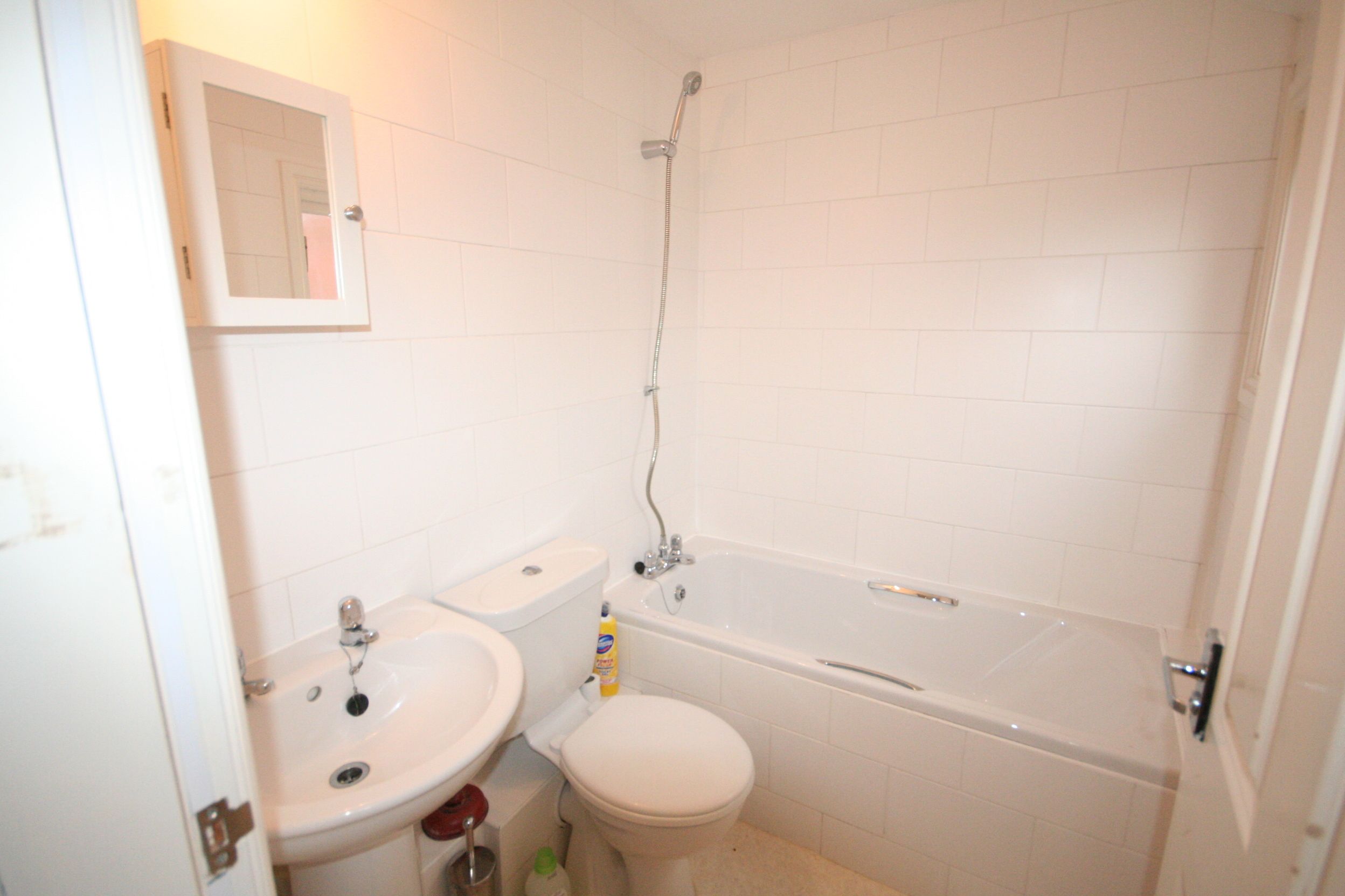 2 bedroom flat to rent, Kirkgate, Otley, LSN, LS21 3HN