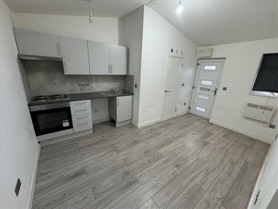 1 bedroom apartment to rent Romford, RM12 6RD