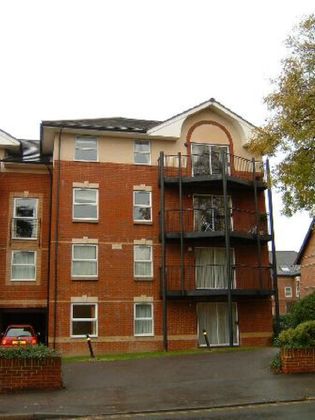 2 Bedroom Flat To Rent Banister Gate Archers Road Southampton