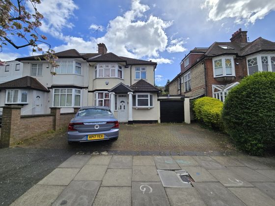 4 bedroom semi-detached house for sale Finchley, NW11 0AS